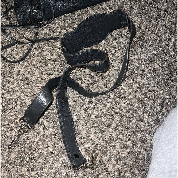 Balenciaga town leather cross body bag - Picture 6 of 7